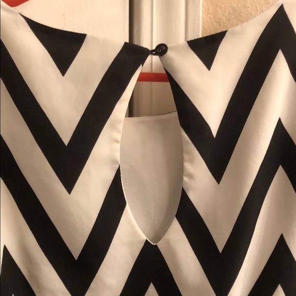 Black and White Dress - Picture 7 of 7